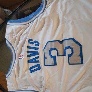 NIKE Lakers jersey SIZE XL  White with blue letters